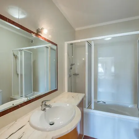 Вілла Flor Da Falesia